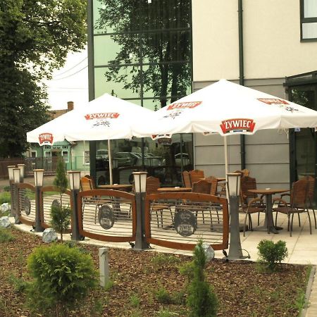 Hotel Неполомице Екстериор снимка