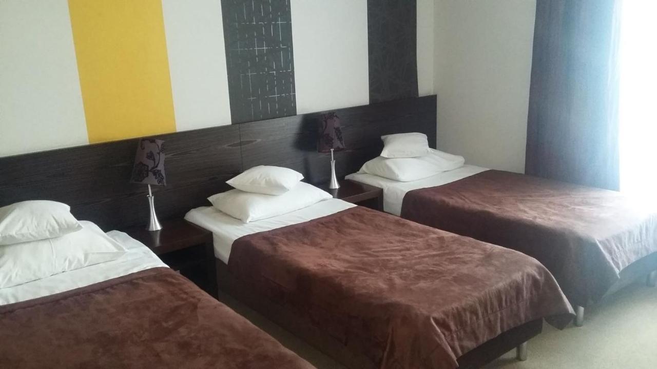 Hotel Неполомице Екстериор снимка