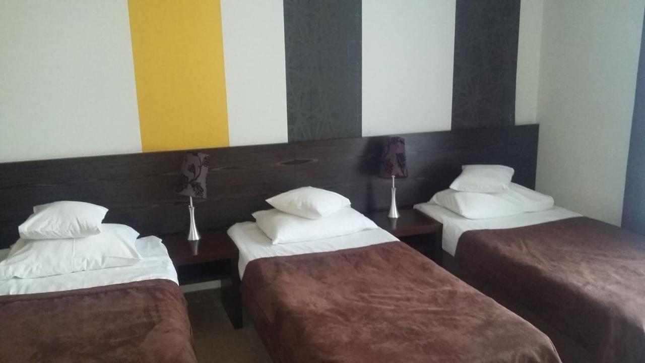 Hotel Неполомице Екстериор снимка