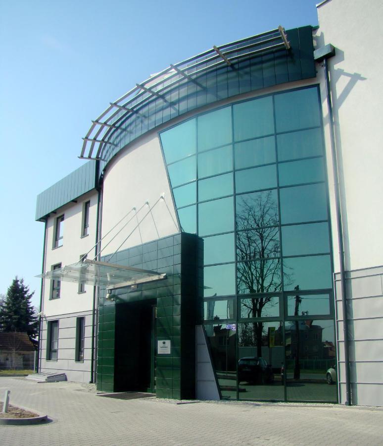 Hotel Неполомице Екстериор снимка